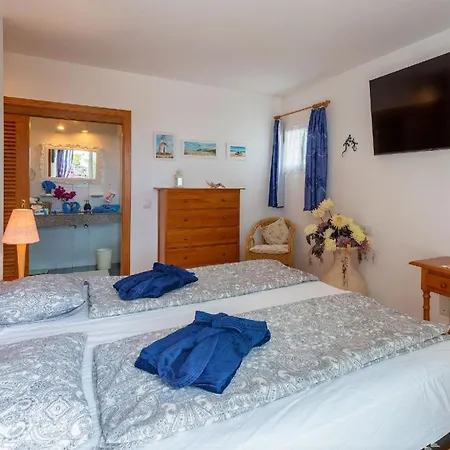 Schoenes In Mit Privatem Pool Holiday home *